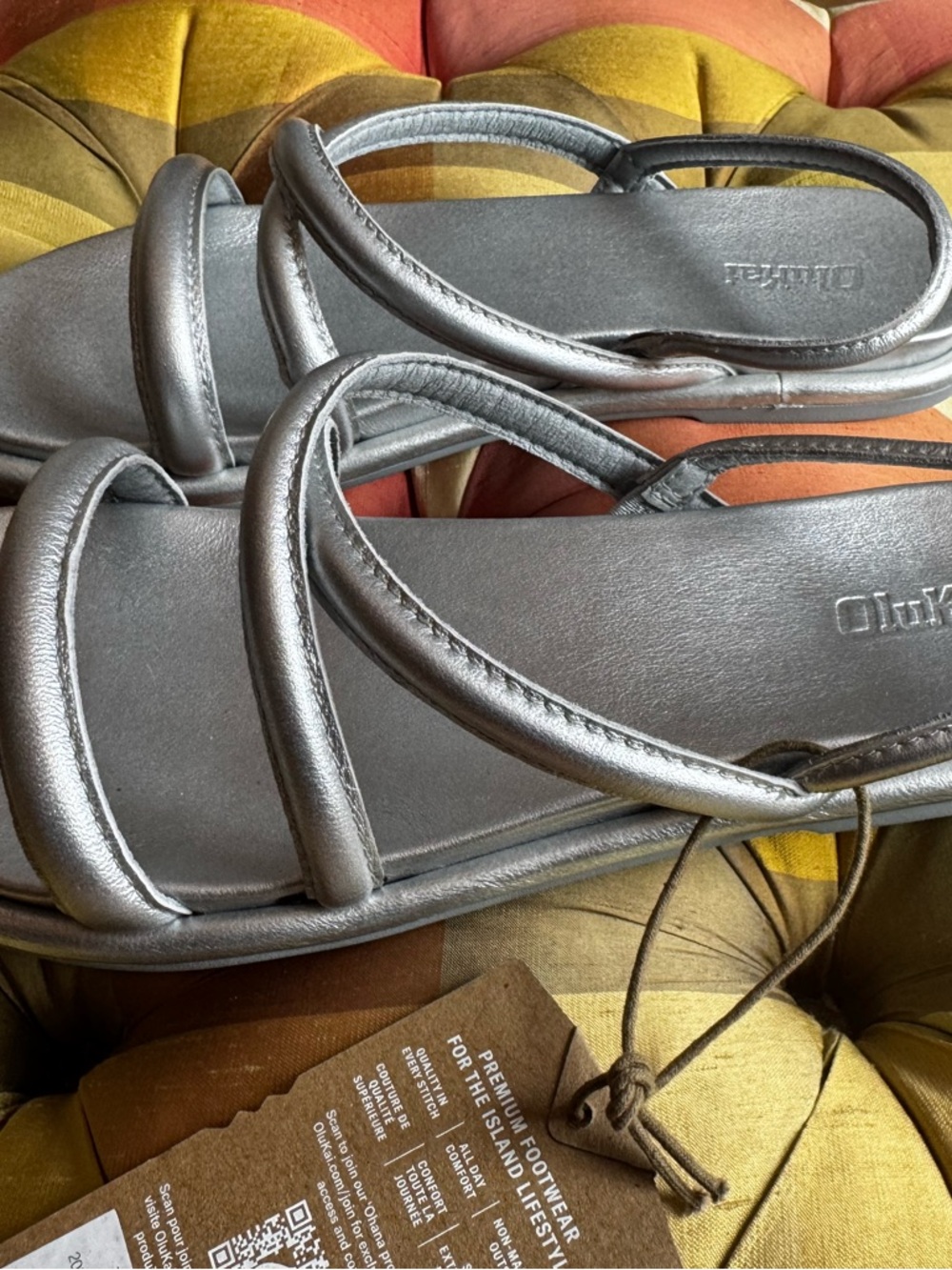 OluKai TIARE STRAPPY SILVER - WOMENS SIZE 10 New with tags $130 - Picture 3 of 7